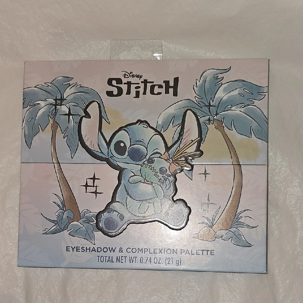 Disney Stitch Eyeshadow & Complexion Palette